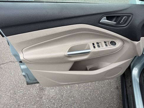 Used 2014 Ford C-MAX SE w/ Equipment Group 203A FWD image 11