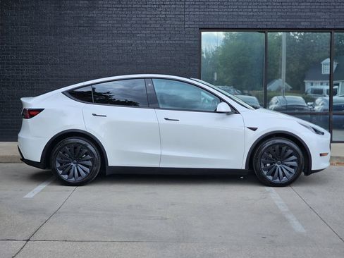 Used 2021 Tesla Model Y Long Range AWD/4WD image 10