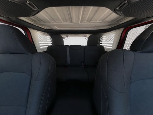Used 2018 Jeep Wrangler Unlimited Sport S AWD/4WD image 15
