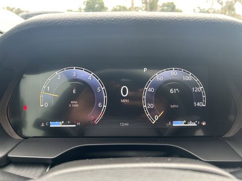 New 2025 Jeep Grand Cherokee Altitude image 21