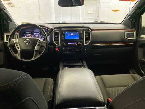 Used 2018 Nissan Titan SV w/ SV Convenience Package RWD image 11