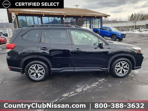 Used 2020 Subaru Forester Premium image 9