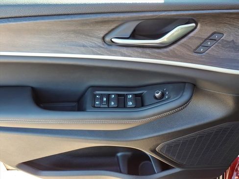 New 2025 Jeep Grand Cherokee L Limited image 18