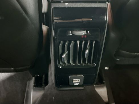 Used 2025 Jeep Compass Limited image 26