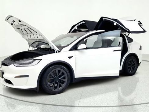 Used 2023 Tesla Model X AWD/4WD image 14