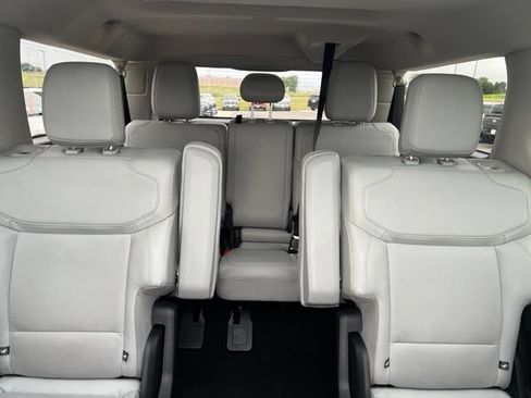 Used 2025 Ford Expedition Max Platinum w/ Driver's Package AWD/4WD image 32