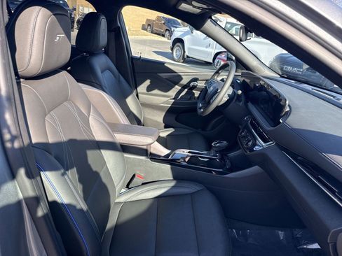 Used 2025 Buick Envista Sport Touring image 24