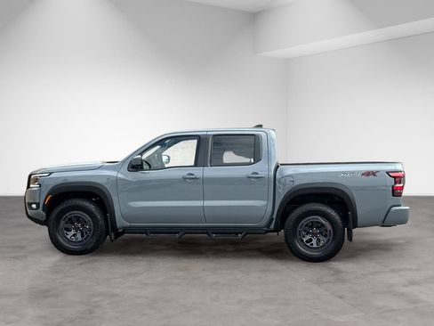 Used 2025 Nissan Frontier PRO-4X AWD/4WD image 3