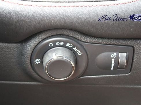 Used 2024 Dodge Durango GT RWD image 23