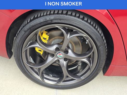 Used 2018 Alfa Romeo Giulia Ti Sport w/ Quick Order Package 22U Sport image 10