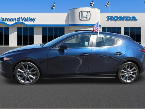 Used 2020 MAZDA MAZDA3 Hatchback FWD image 9
