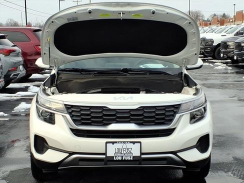 Used 2022 Kia Seltos LX image 32