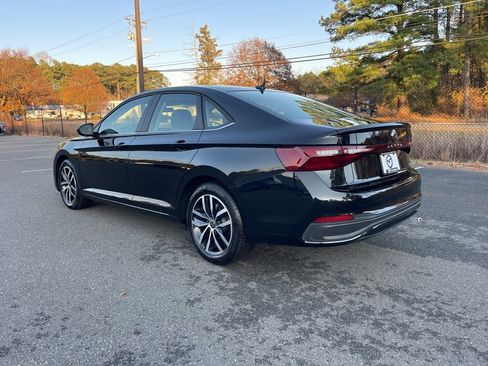 Used 2025 Volkswagen Jetta SE w/ Sunroof Package image 11