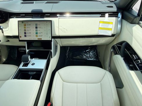 New 2026 Land Rover Range Rover SE AWD/4WD image 17