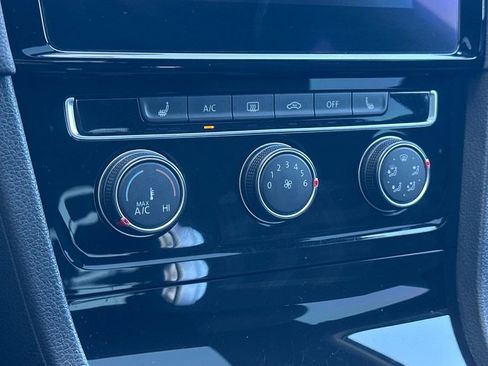Used 2018 Volkswagen GTI SE FWD image 20