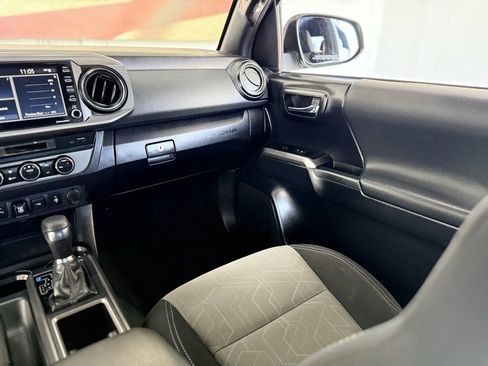Used 2021 Toyota Tacoma TRD Off-Road image 39