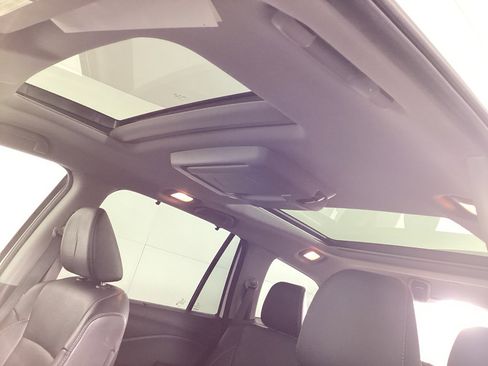 Used 2019 Honda Pilot Elite image 19