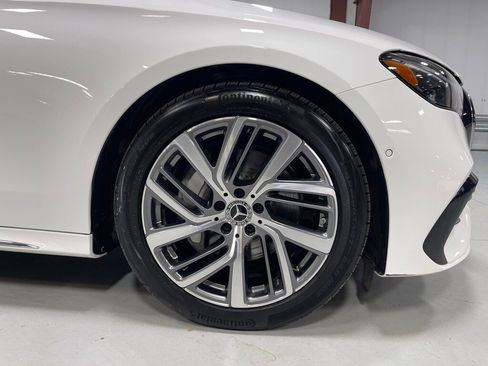 Used 2026 Mercedes-Benz E 350 4MATIC Sedan image 16