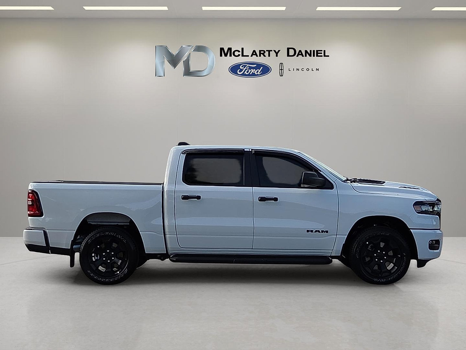 Used 2026 RAM 1500 Express AWD/4WD image 6