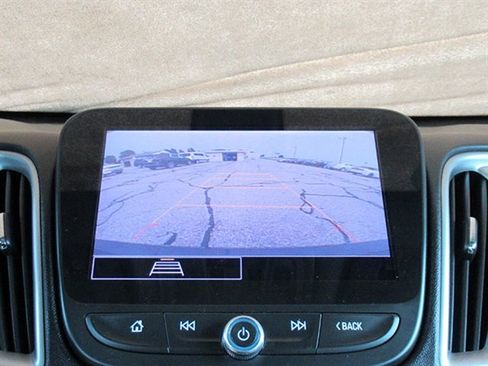 Used 2022 Chevrolet Malibu LT image 24