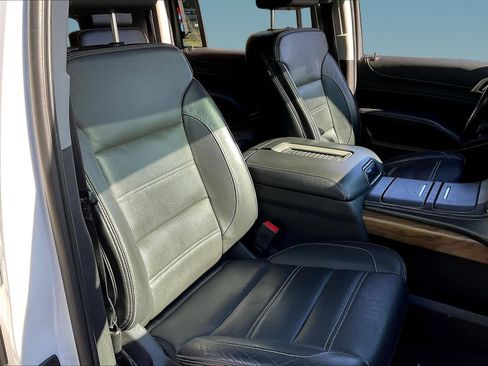 Used 2020 GMC Yukon XL Denali w/ Open Road Package AWD/4WD image 29