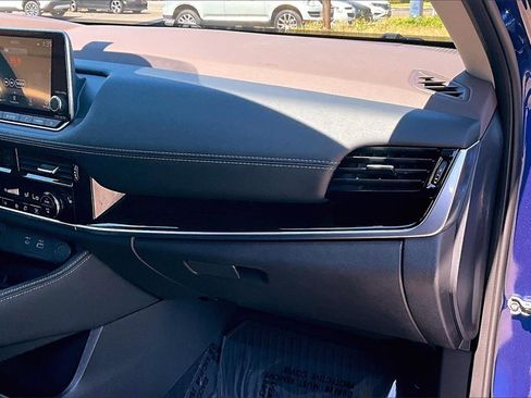 Used 2023 Nissan Rogue SL image 20