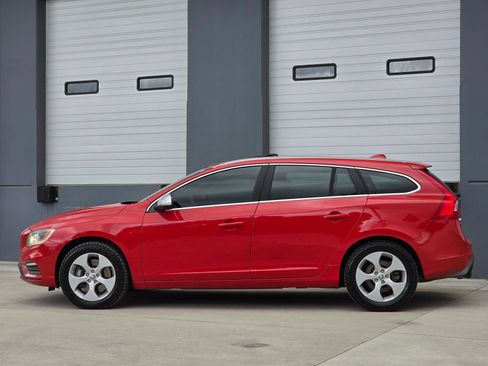 Used 2015 Volvo V60 T6 R-Design AWD/4WD image 5