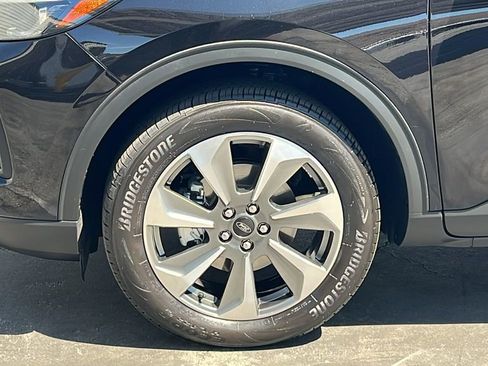 Certified 2025 Ford Escape Platinum w/ Premium Technology Package AWD/4WD image 6