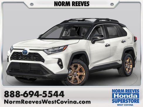 Used 2025 Toyota RAV4 LE AWD/4WD image 1