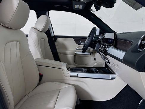 New 2026 Mercedes-Benz GLB 250 image 6