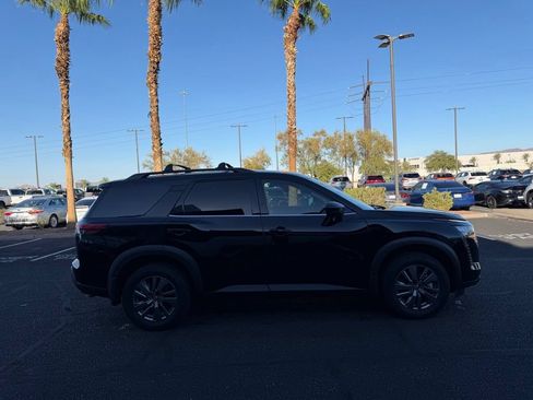Used 2026 Nissan Pathfinder SV FWD image 4