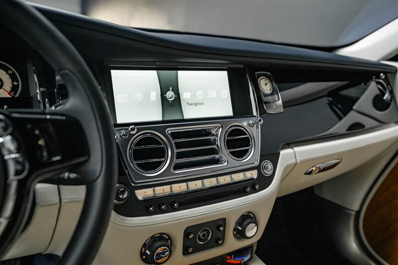 Used 2015 Rolls-Royce Wraith RWD image 25