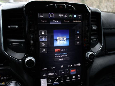 Used 2023 RAM 1500 Laramie image 32