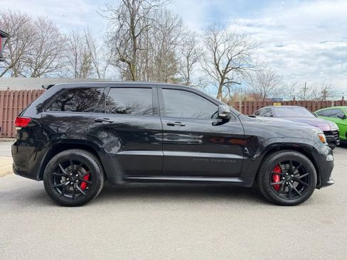 Used 2018 Jeep Grand Cherokee SRT image 4
