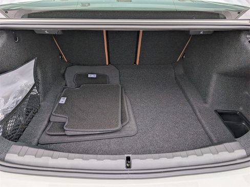 Used 2024 BMW 330i xDrive Sedan w/ Premium Package image 18