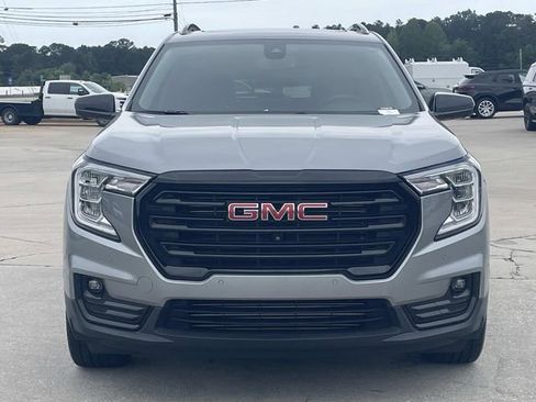 Used 2023 GMC Terrain SLT w/ Tech Package FWD image 6