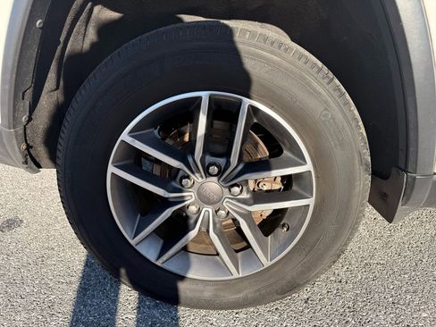 Used 2020 Jeep Grand Cherokee Limited image 33