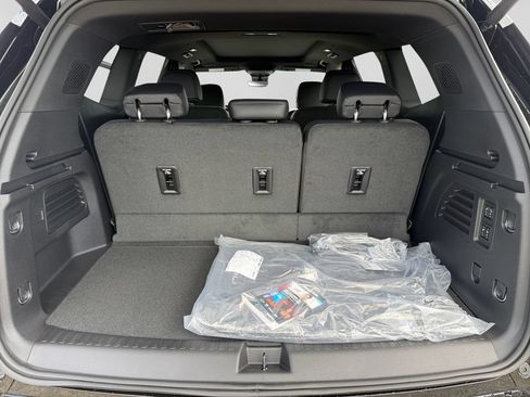 New 2026 GMC Acadia Denali w/ Super Cruise Package AWD/4WD image 38