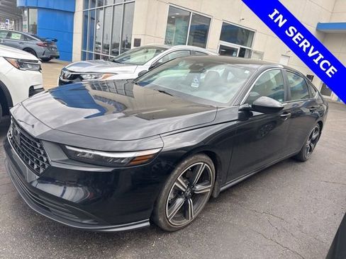 Used 2024 Honda Accord Sport image 3