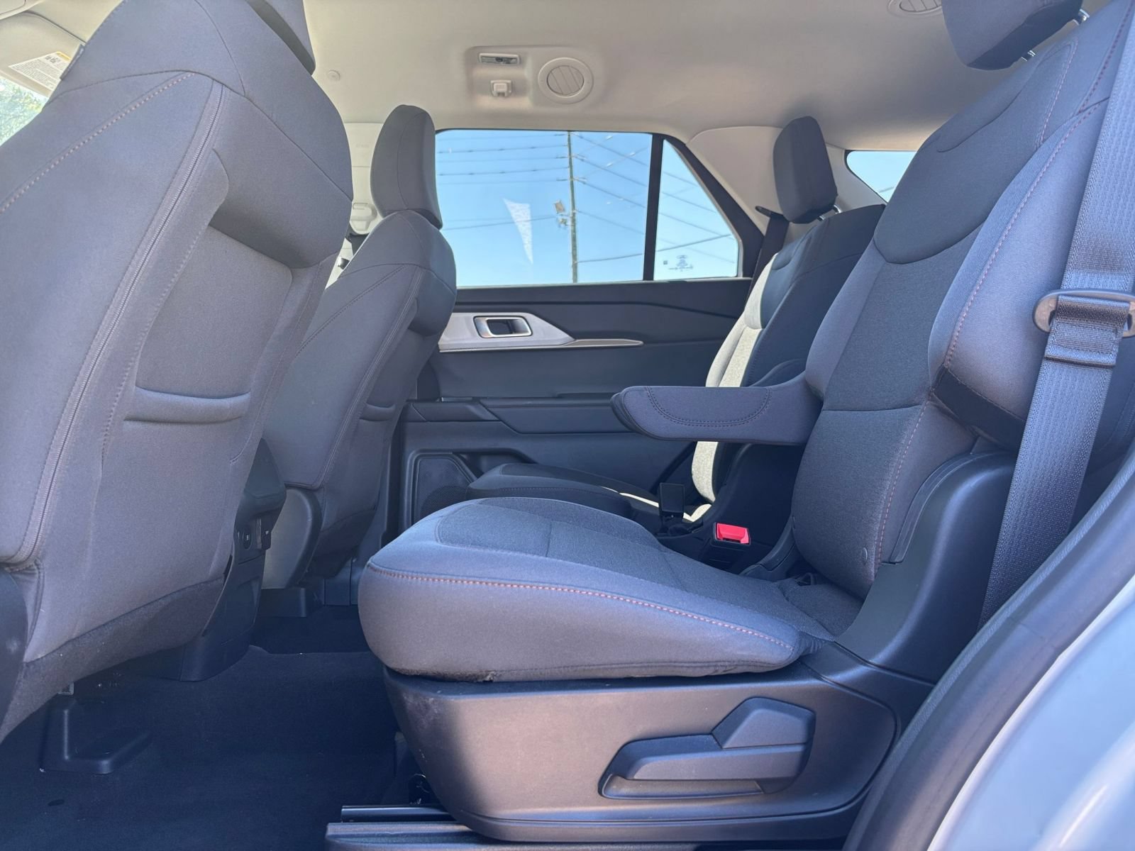 Used 2026 Ford Explorer Active AWD/4WD image 25