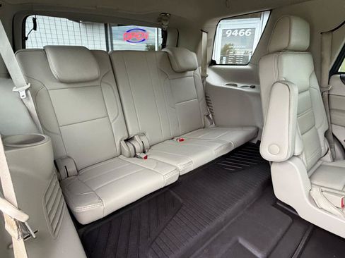 Used 2017 GMC Yukon Denali w/ Open Road Package AWD/4WD image 33