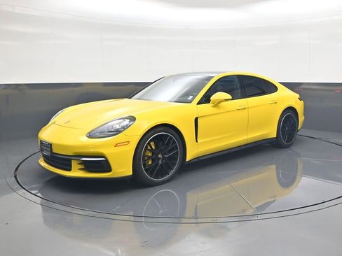 Used 2018 Porsche Panamera 4 AWD/4WD image 1