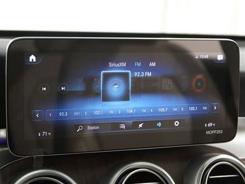 Used 2022 Mercedes-Benz GLC 300 4MATIC image 11