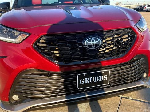 Used 2023 Toyota Highlander L image 36