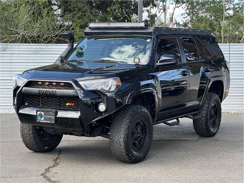 Used 2019 Toyota 4Runner SR5 AWD/4WD image 6