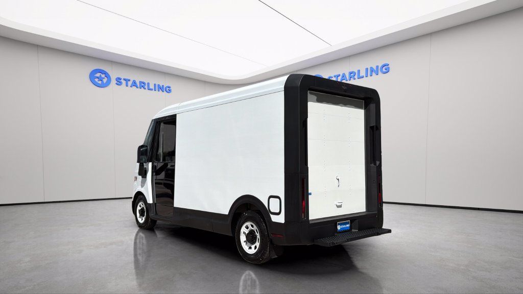 Used 2024 Chevrolet Brightdrop 400 w/ Commercial Equipment Package AWD/4WD image 6