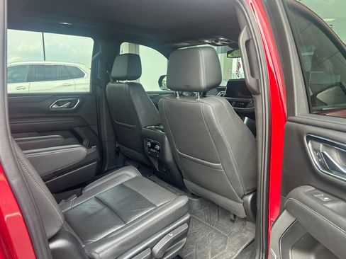 Used 2023 Chevrolet Suburban Z71 w/ Luxury Package AWD/4WD image 8