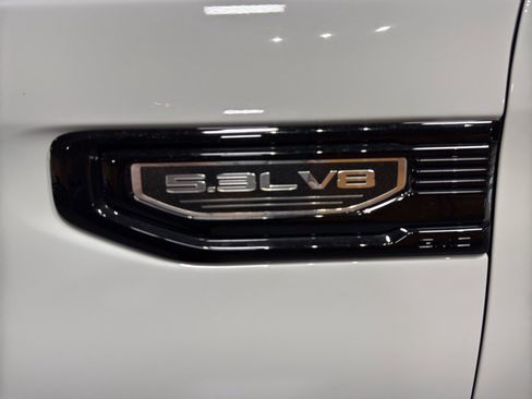 Used 2025 GMC Sierra 1500 Elevation w/ Preferred Package image 10