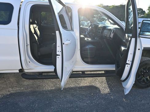 Used 2018 GMC Sierra 2500 SLT w/ All Terrain HD Package AWD/4WD image 18
