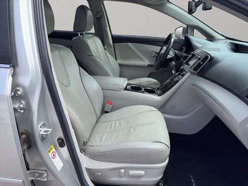 Used 2013 Toyota Venza Limited AWD/4WD image 18
